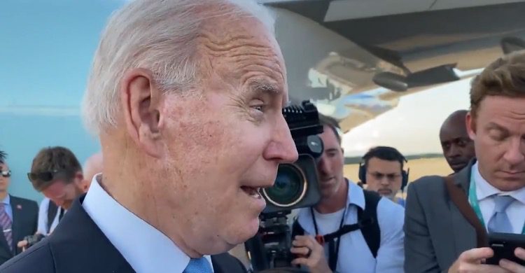 "You Never Ask a Positive Question" - Biden Gripes to Press Corps on Geneva Tarmac After Yelling at CNN Reporter (VIDEO)