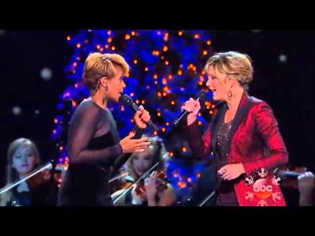 Mary J. Blige & Jennifer Nettles - Do You Hear What I Hear?